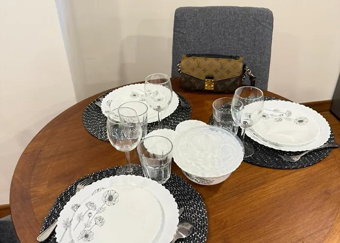 Chic Escape & Fast Wifi Apartment